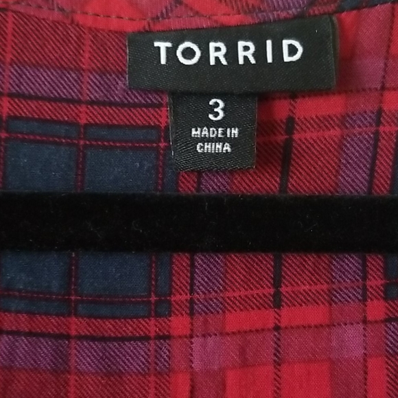 Torrid button down blouse - Picture 3 of 6